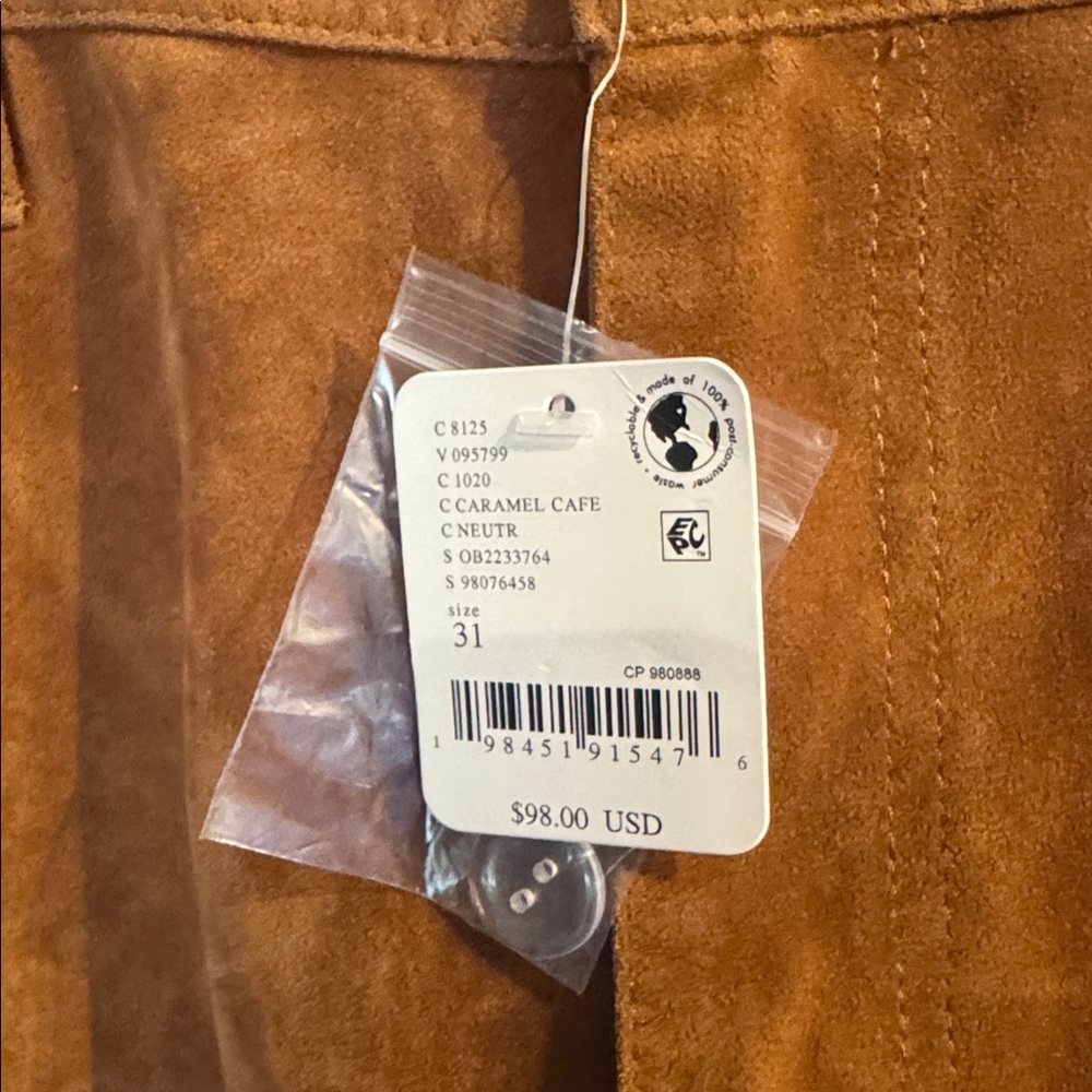 We The Free Dylan Vegan Suede Long Shorts
Cinnamon color - Picture 2 of 7